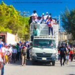« Nou mande lapè, nou chwazi lavi » : un collectif interreligieux et social marche pour la paix à Port-au-Prince.